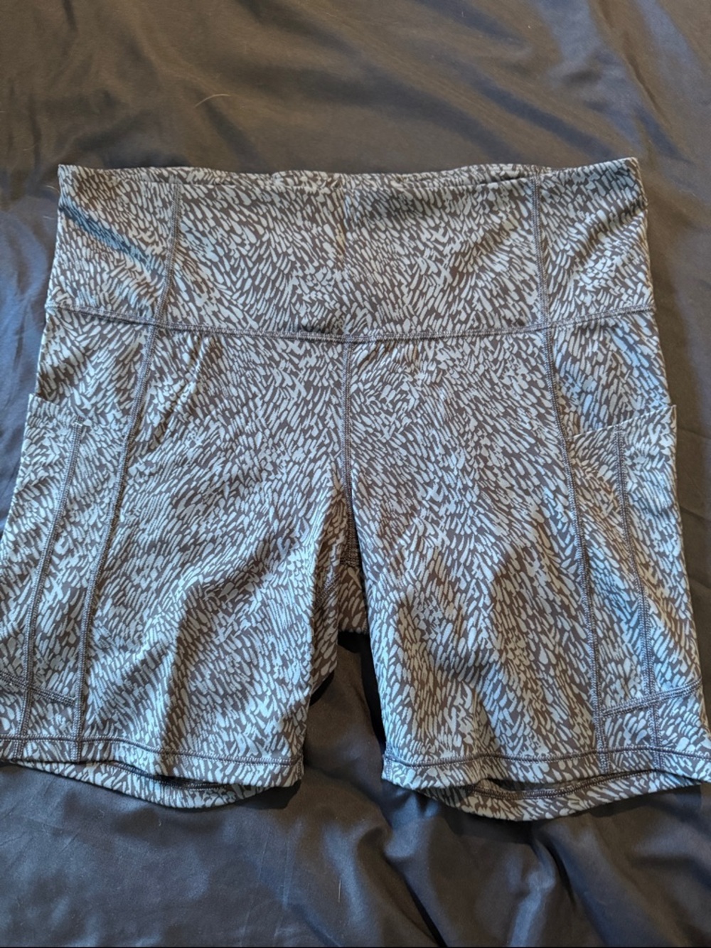 Athleta Stash II high rise pocket bike shorts 5in inseam
